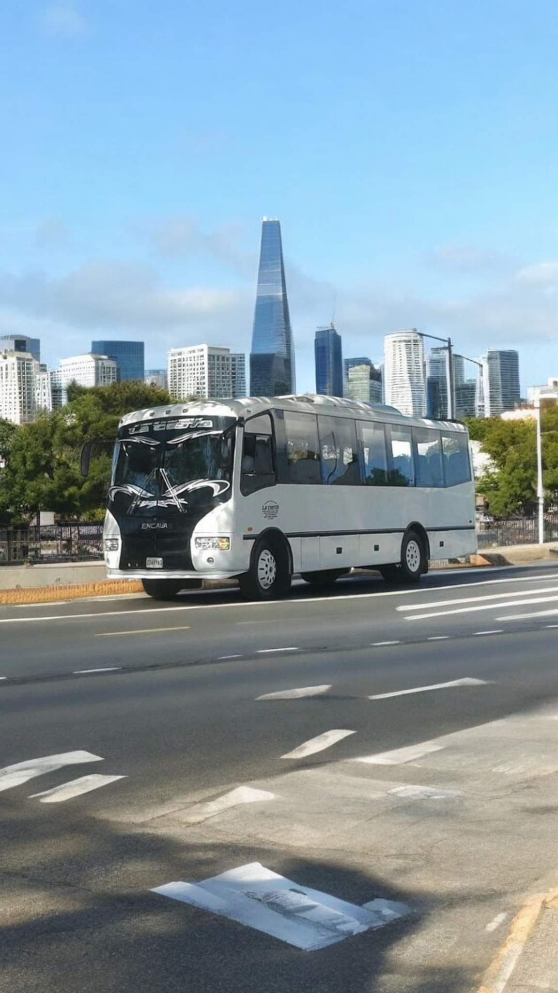 Encava de tipo Minipullman 32 puestos full a/a_1