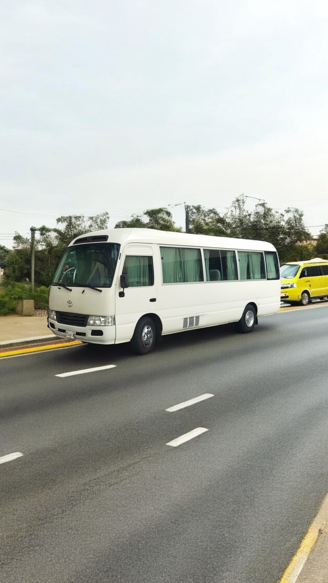 Supervans Toyota Coaster 22 puestos