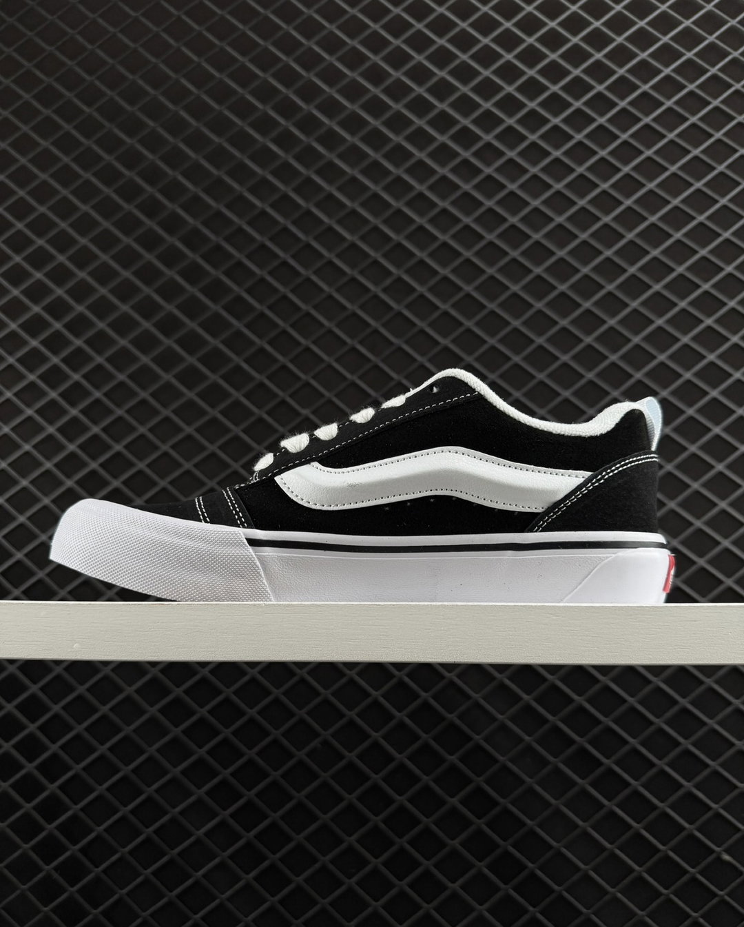 VANS KNU SCHOOL