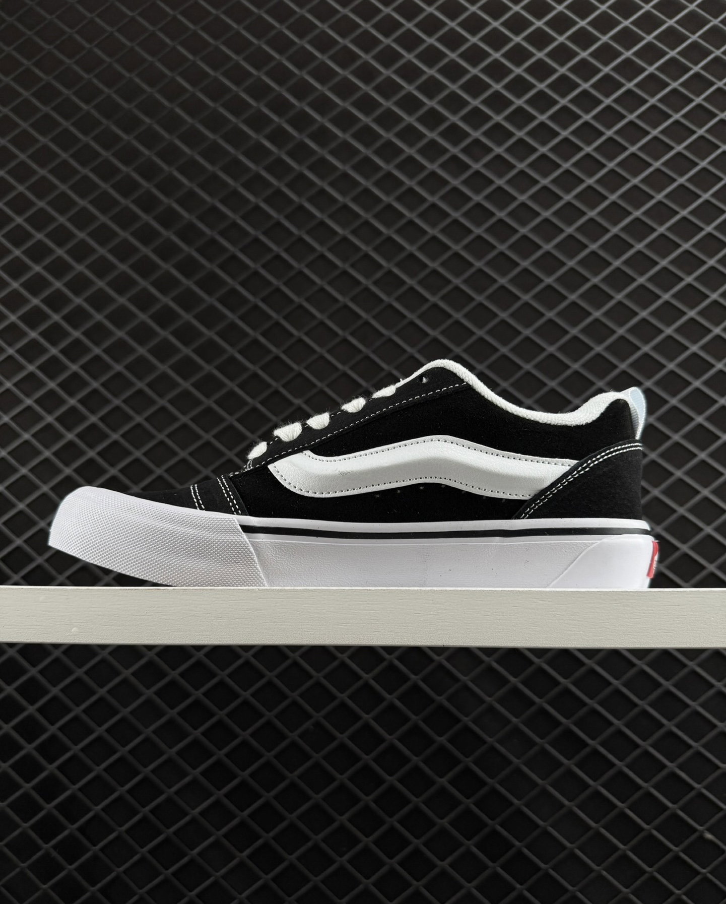 VANS KNU SCHOOL _0