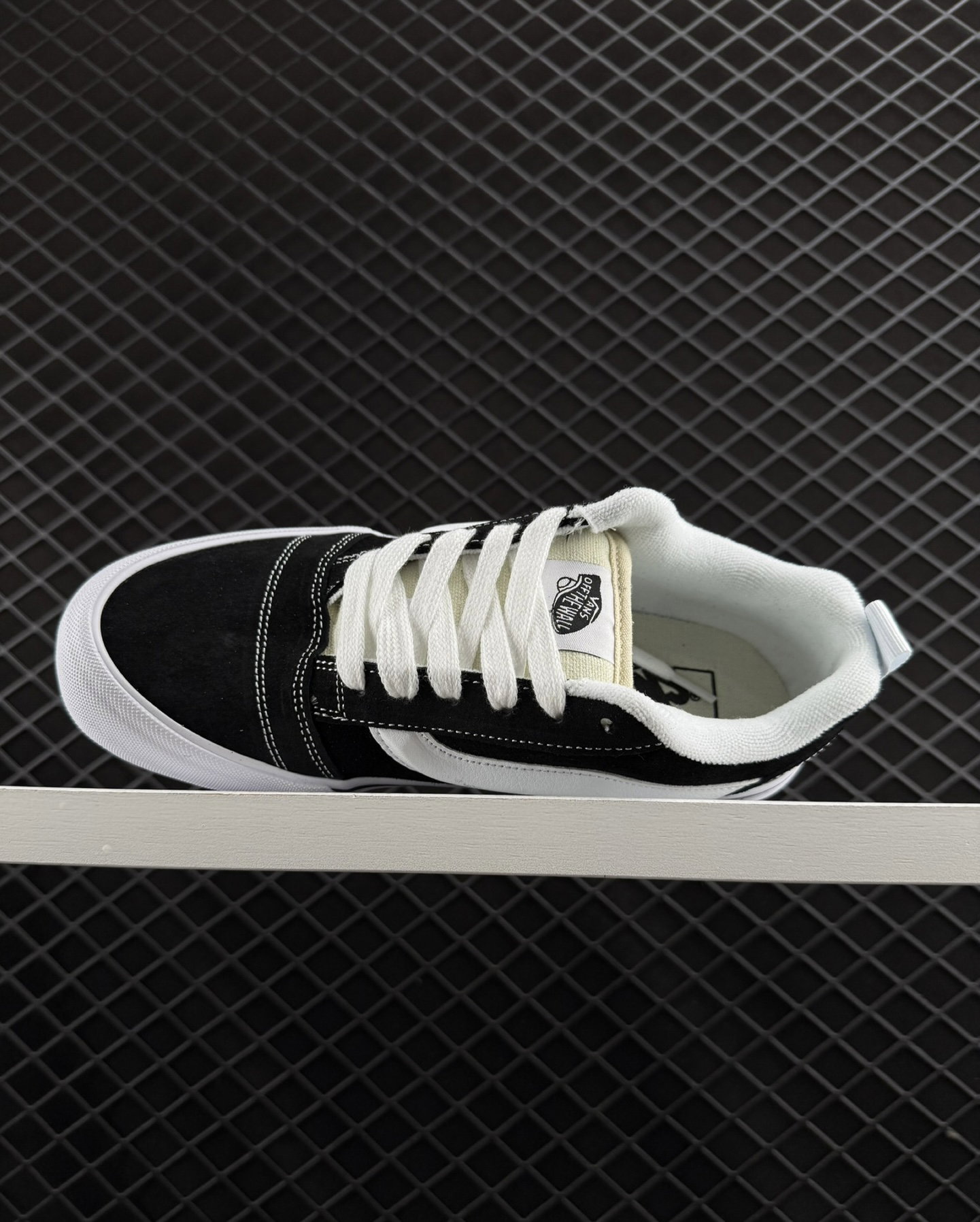 VANS KNU SCHOOL _1