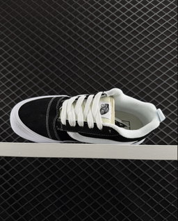 VANS KNU SCHOOL 