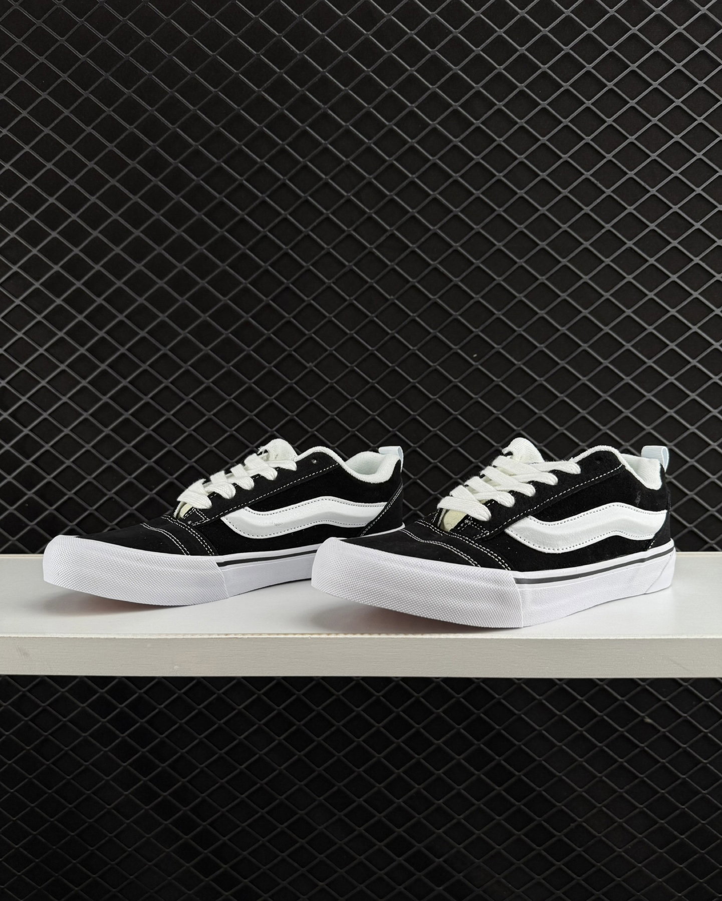VANS KNU SCHOOL _2