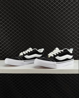 VANS KNU SCHOOL 