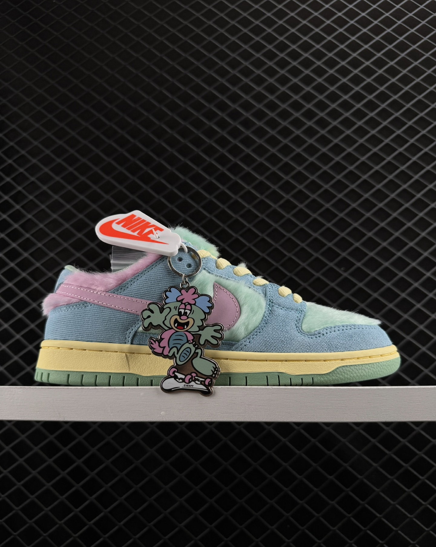 VERDY VISTY x NIKE SB DUNK LOW _0