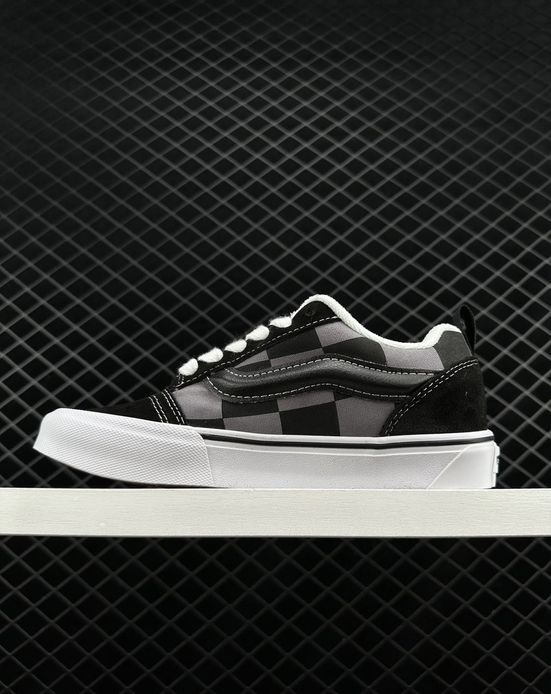 VANS KNU SKOOL