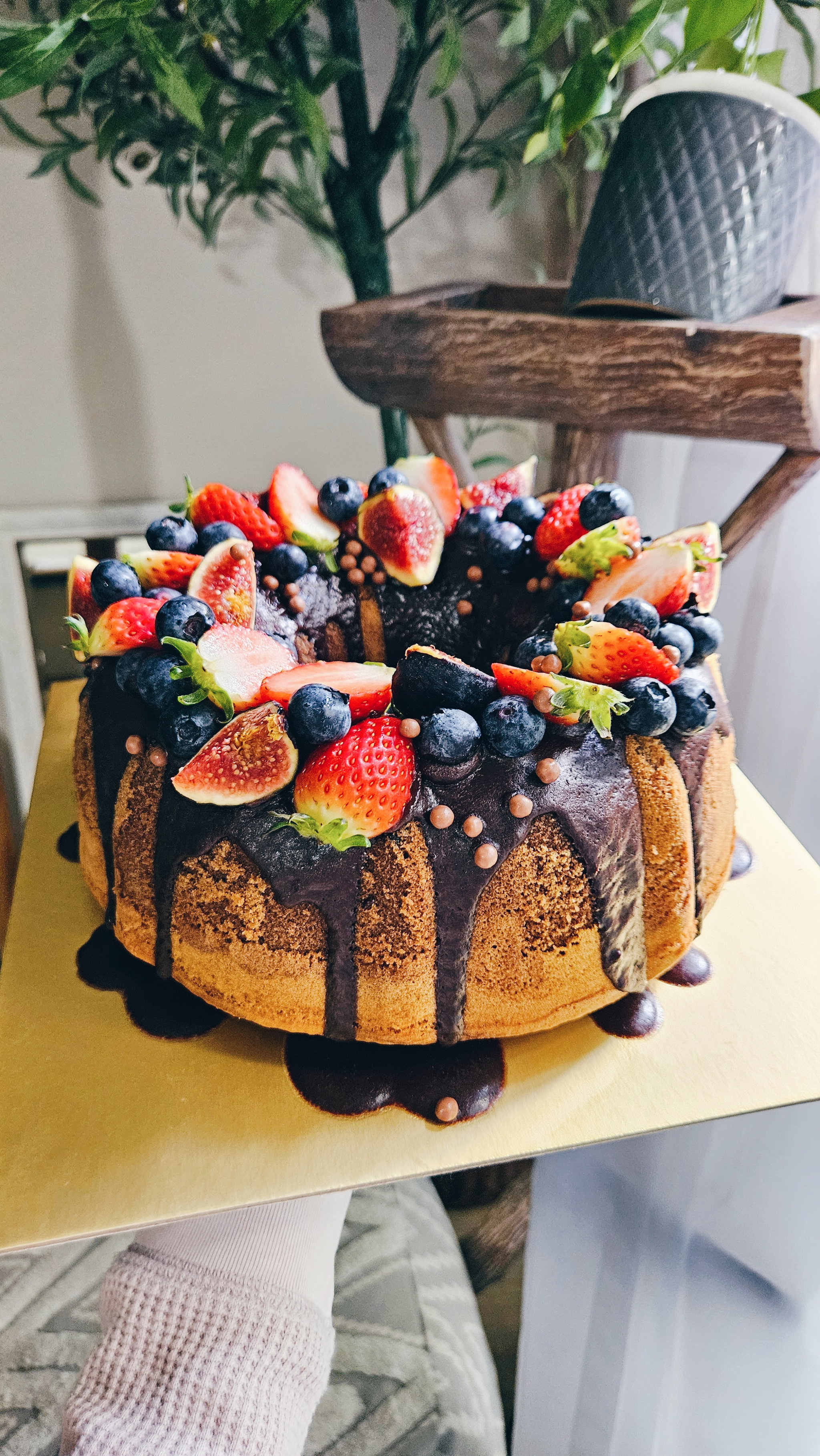 10" Bundt with Fresh Fruits_0