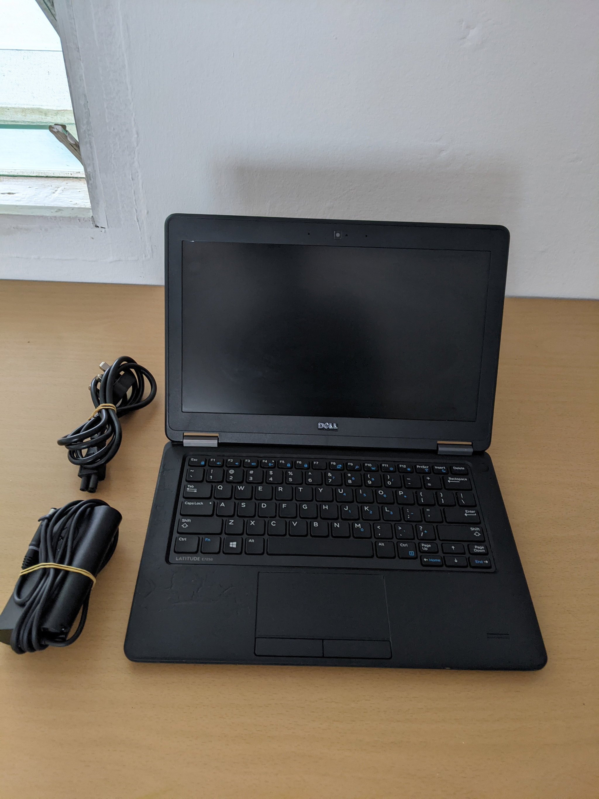 Dell Latitude E7250 Laptops_2