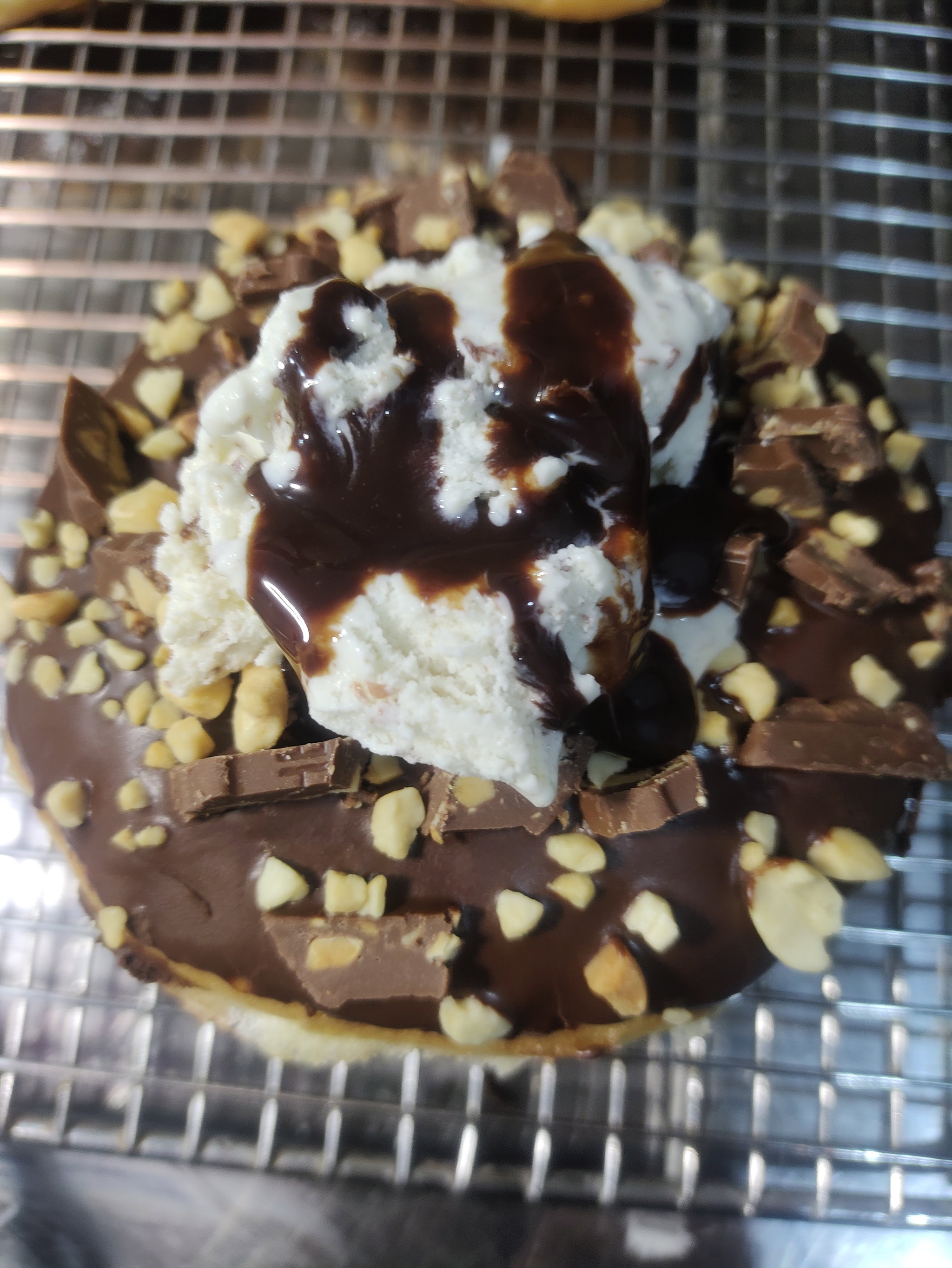 Dona Rellena Con Helado_0