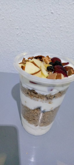 Crunchy nut parfait medium cup 