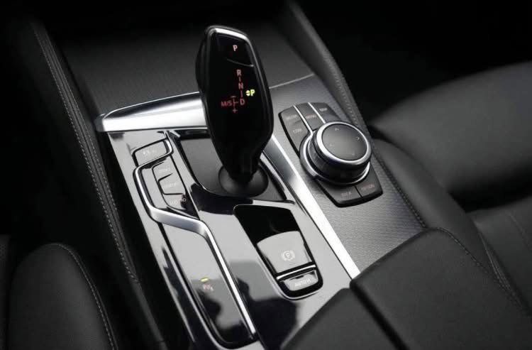 BMW 520 d Touring M Sport 2018_13