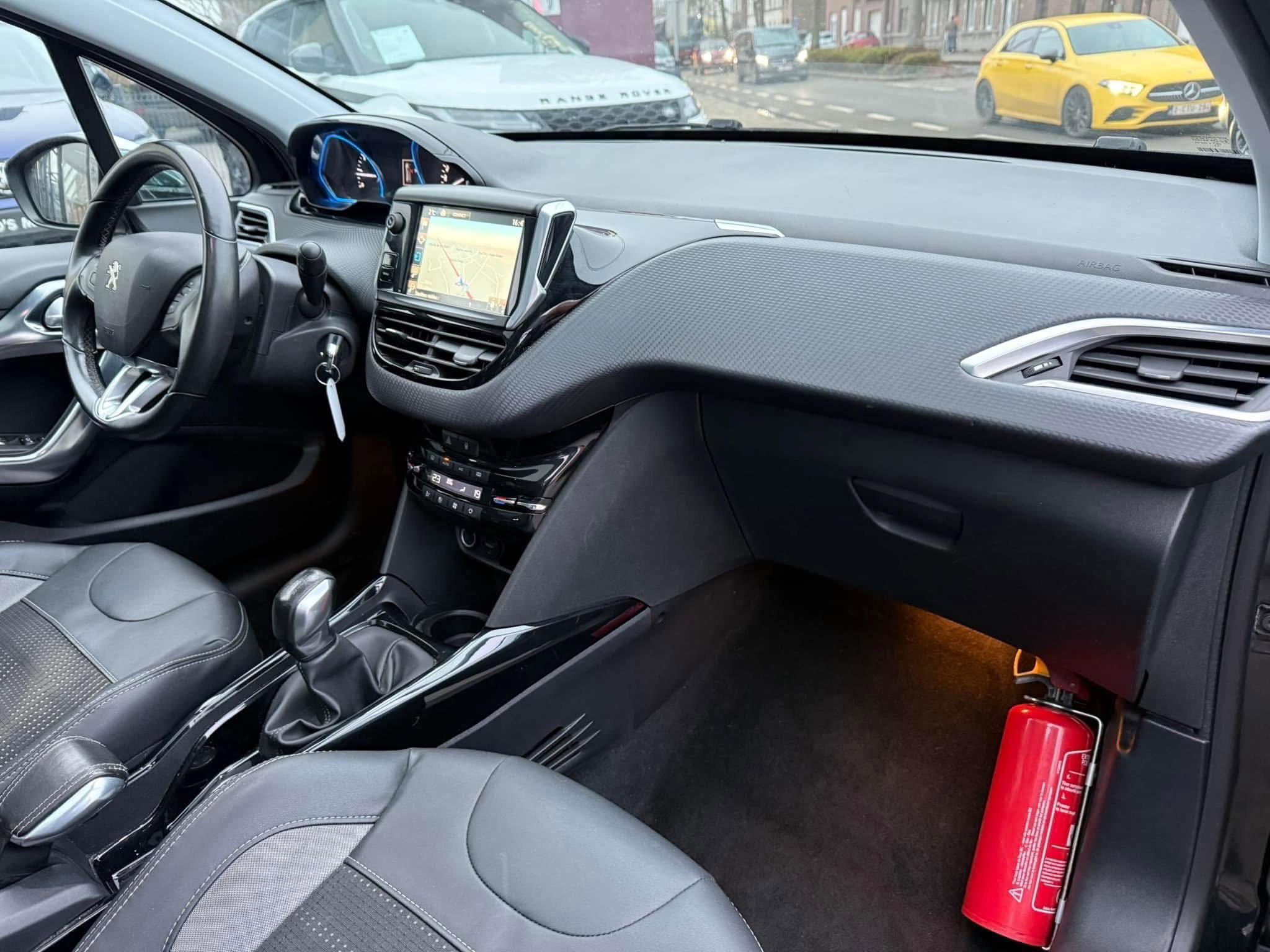Peugeot 2008 1.6i 2015_2