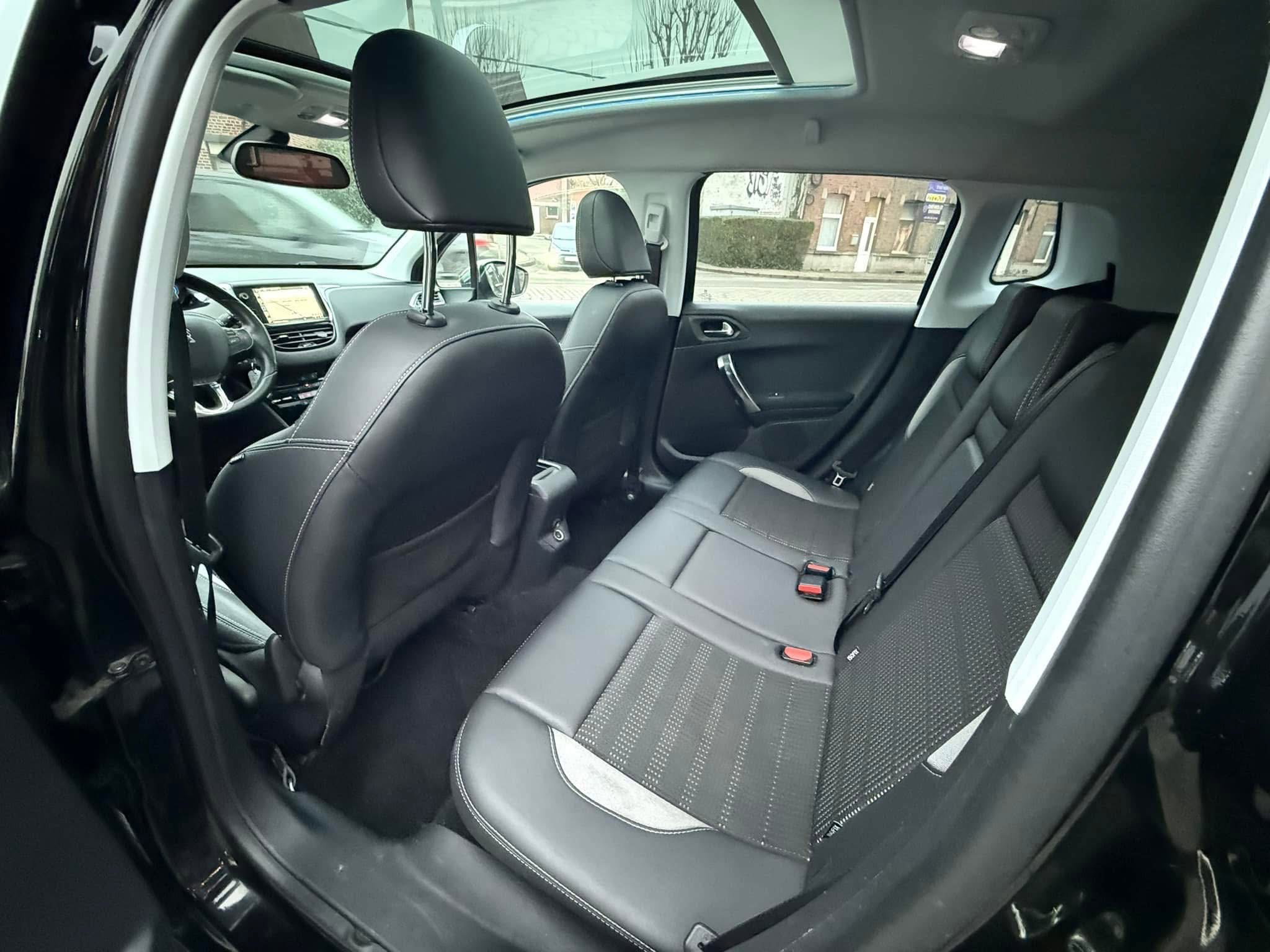 Peugeot 2008 1.6i 2015_3