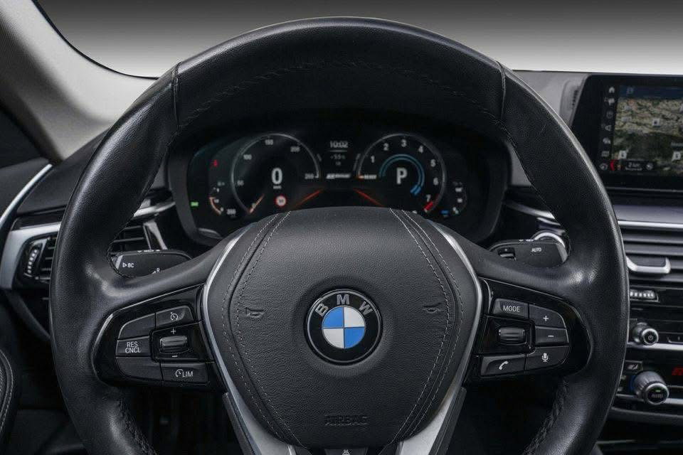 BMW Série 5 530e iPerformance eDrive edition  SportLine 2019_6