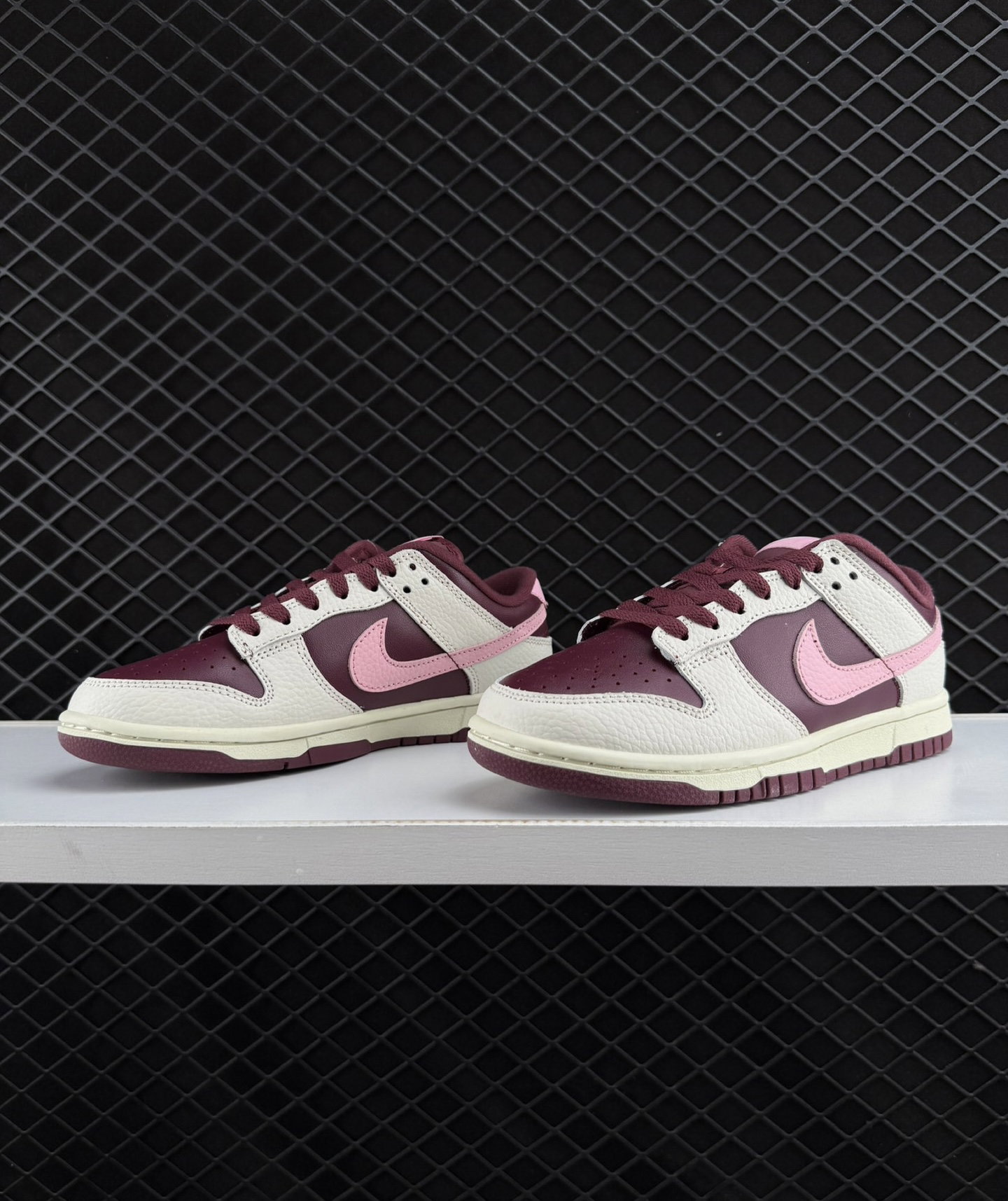 NIKE DUNK LOW RETRO Prm Valentine’s Day_3