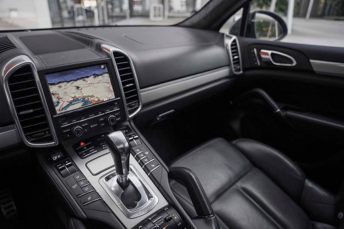 Porsche Cayenne TURBO 2010_10