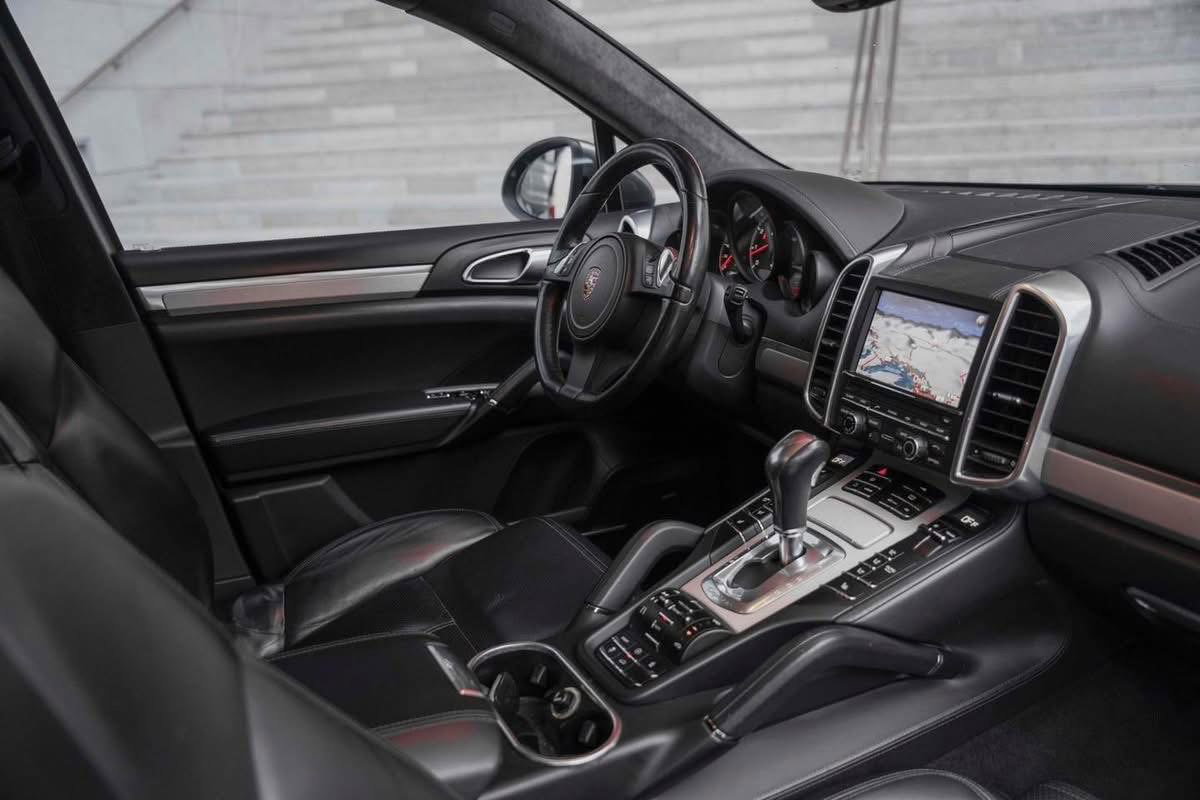 Porsche Cayenne TURBO 2010_5