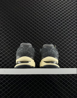 ASICS GELKAYANO