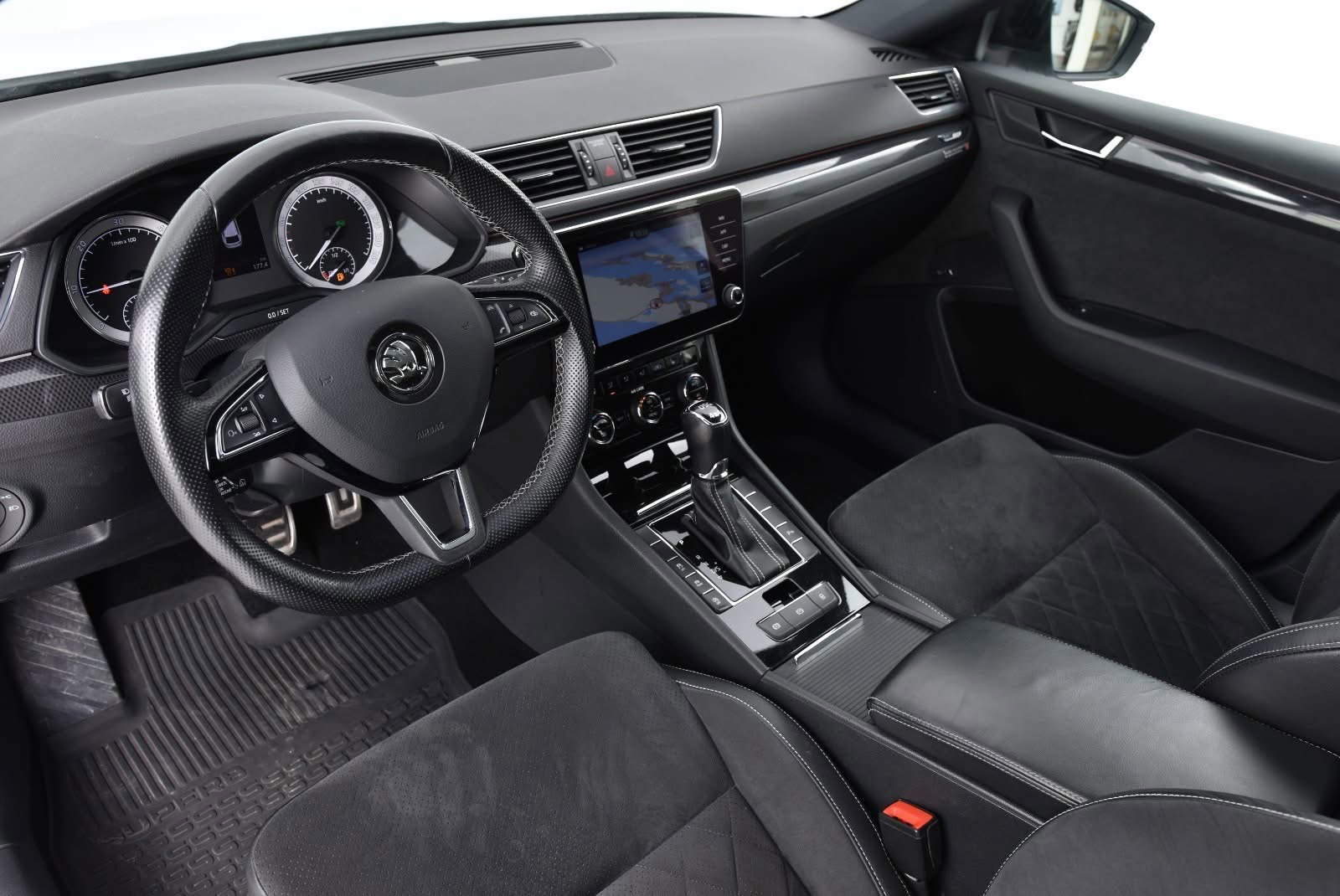 Skoda Superb DSG 4x4 2018_5