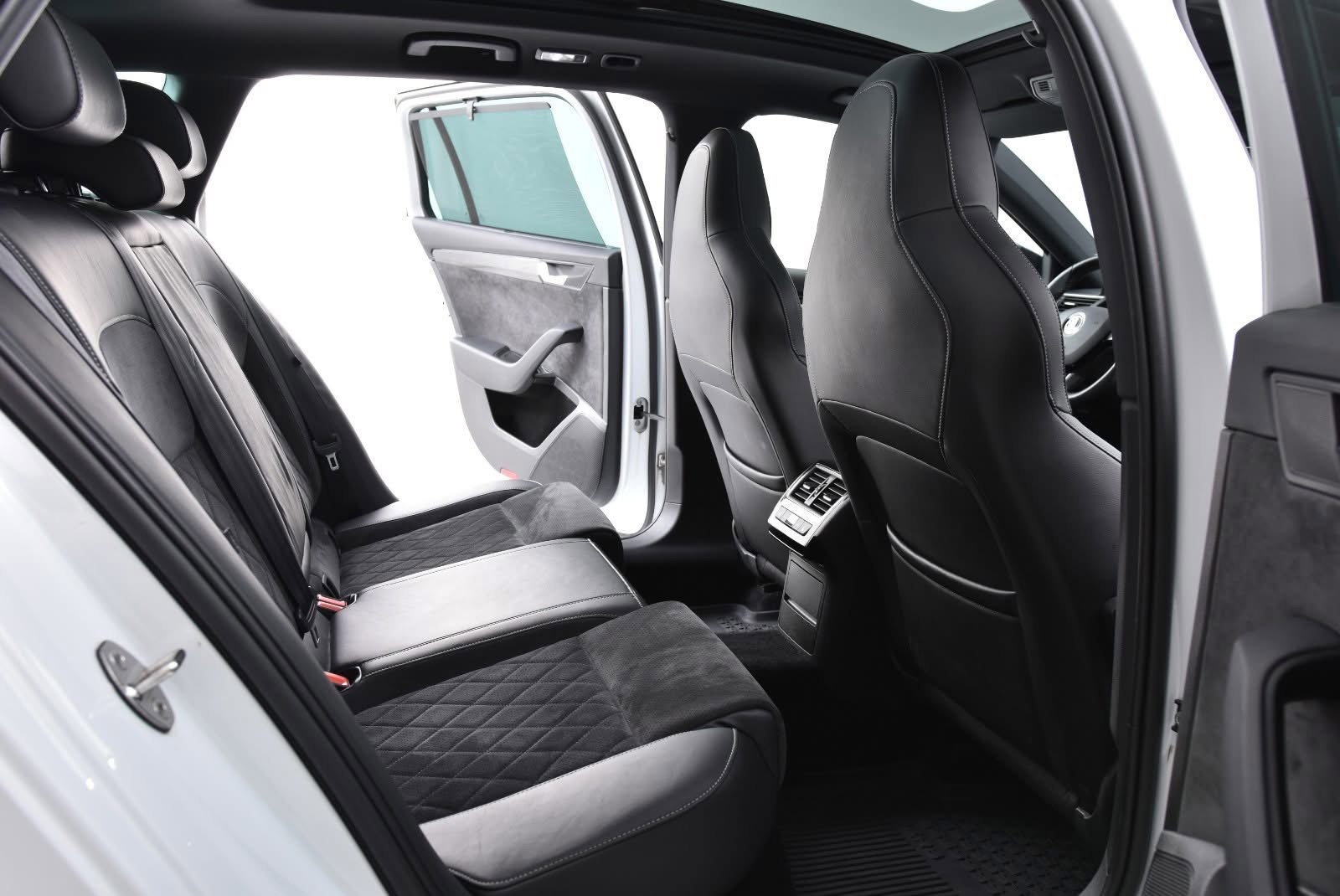 Skoda Superb DSG 4x4 2018_13