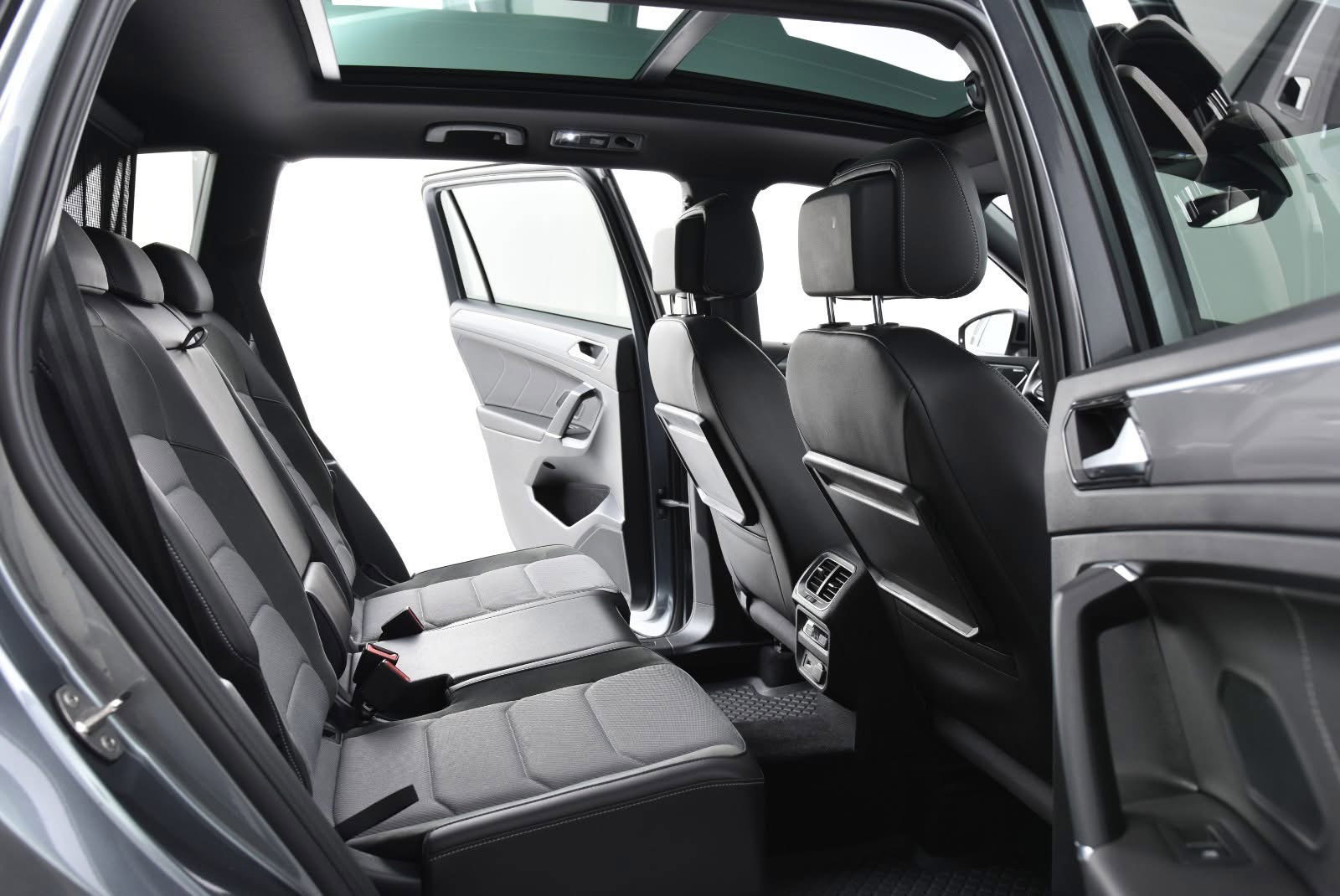 Volkswagen Tiguan Allspace  DSG R-Line_8