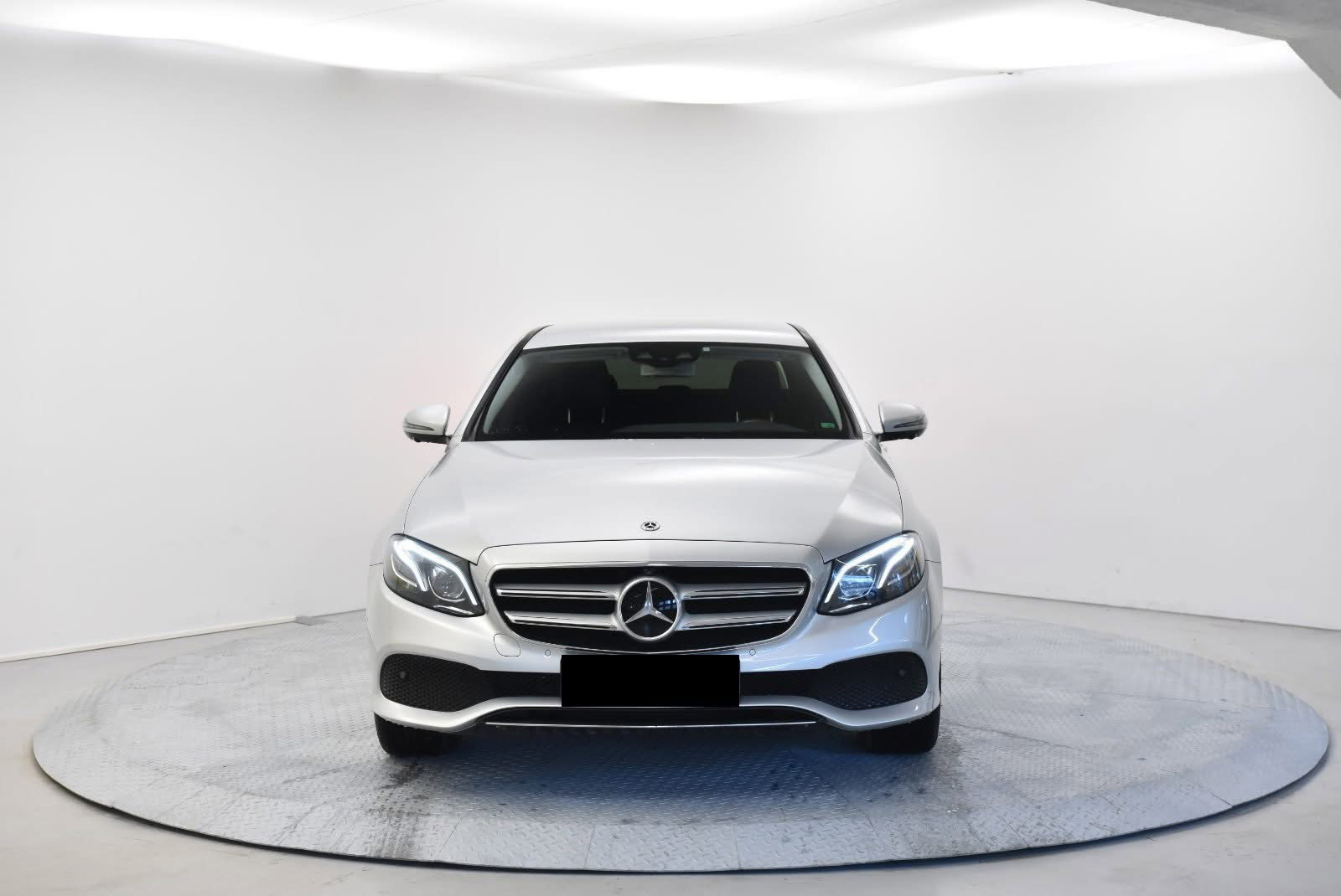 Mercedes-Benz E-Klasse 350e 2017_0
