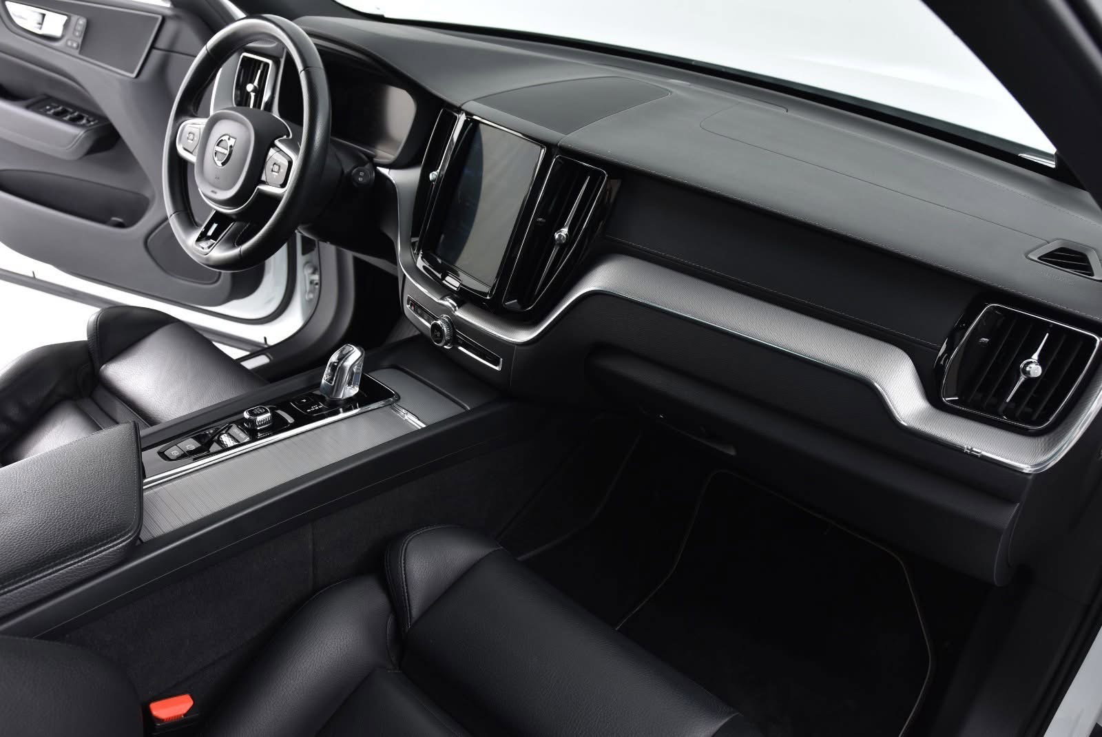 Volvo XC60 T8 R-Design 2019_12
