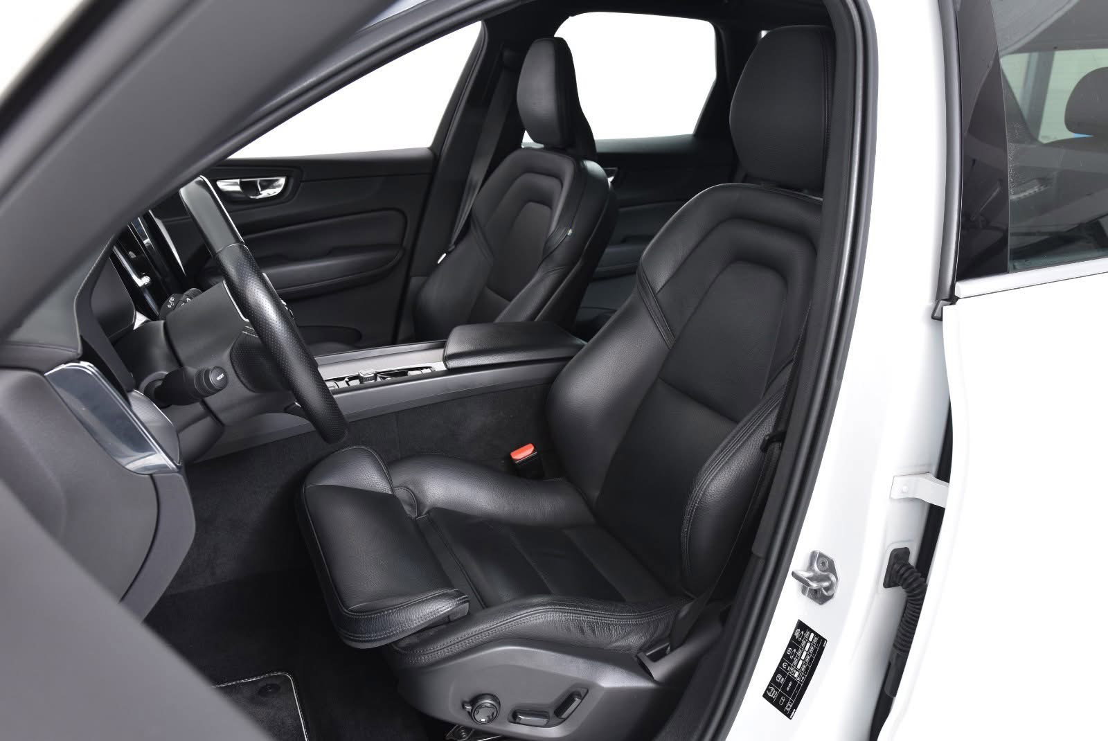 Volvo XC60 T8 R-Design 2019_9
