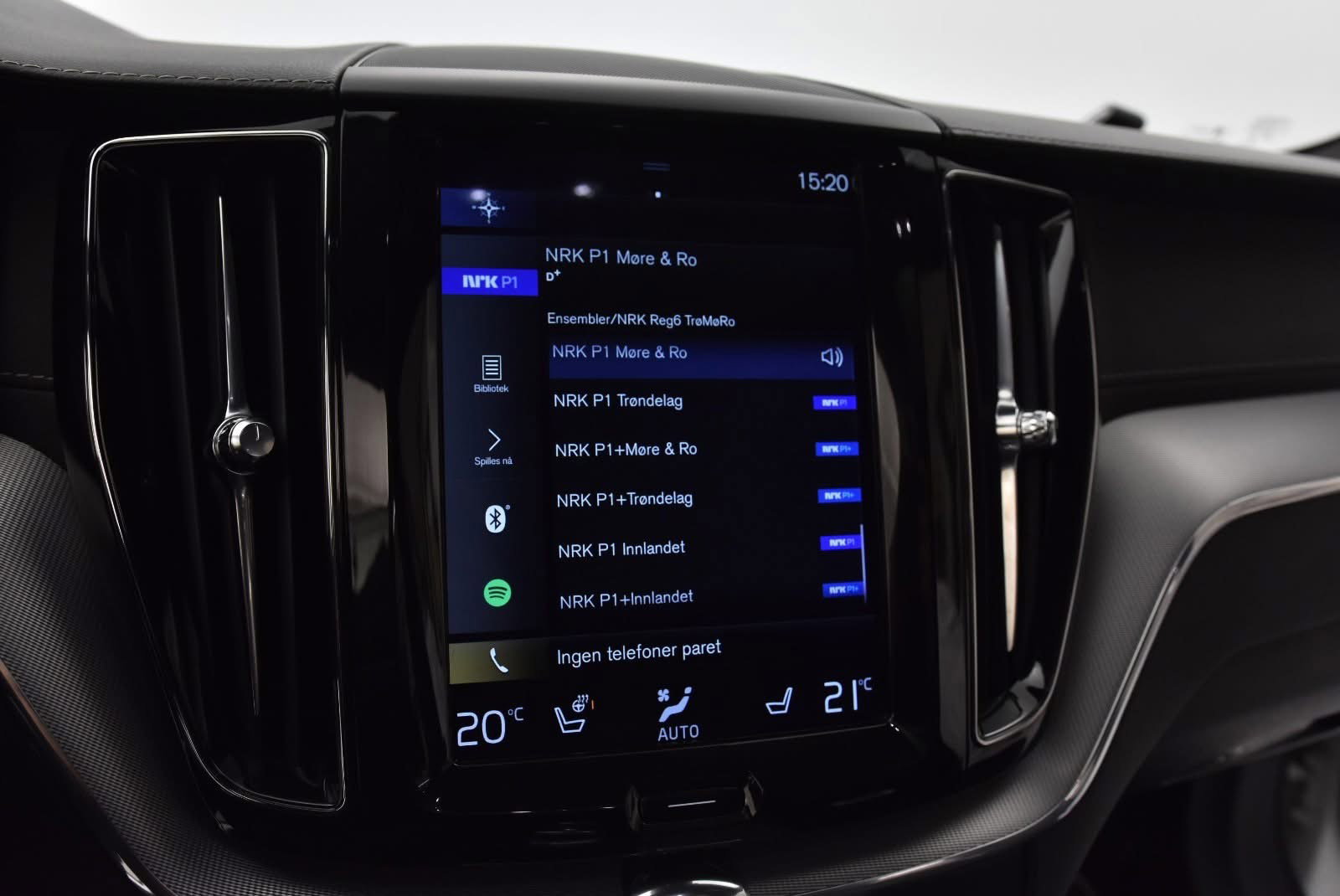 Volvo XC60 T8 R-Design 2019_3