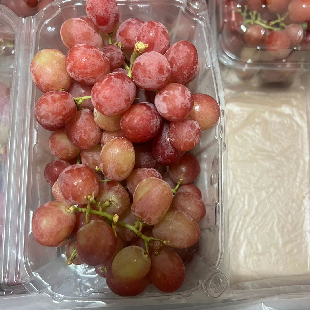 500g RED grapes 