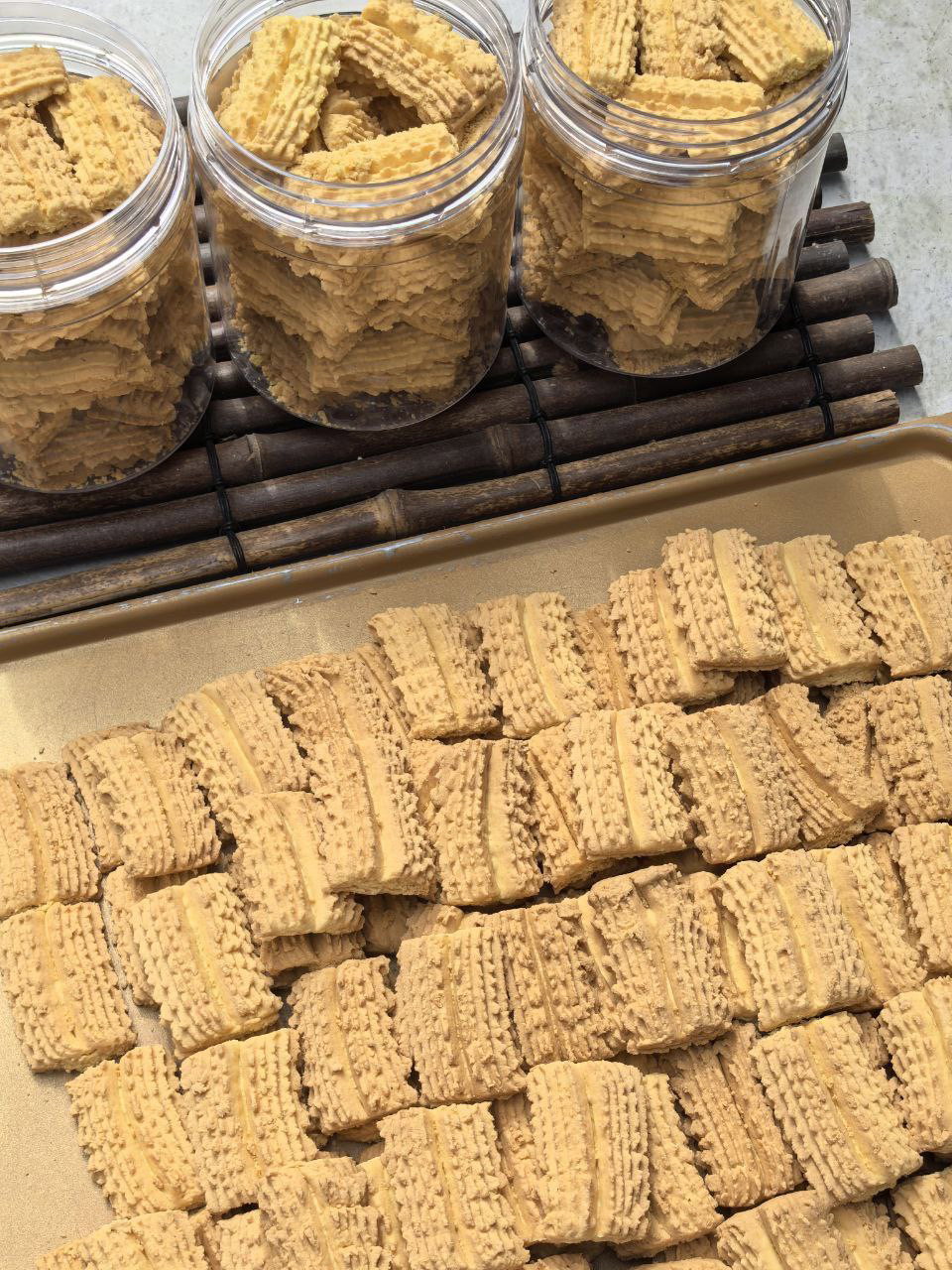 Samperit Kuih Kastad (+-37 Pcs)