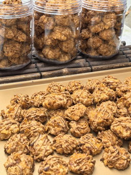 Biscorn (+-30 Pcs)