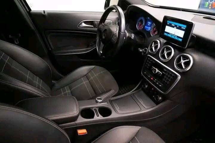 Mercedes-Benz Classe A A180 AMG 2014_7