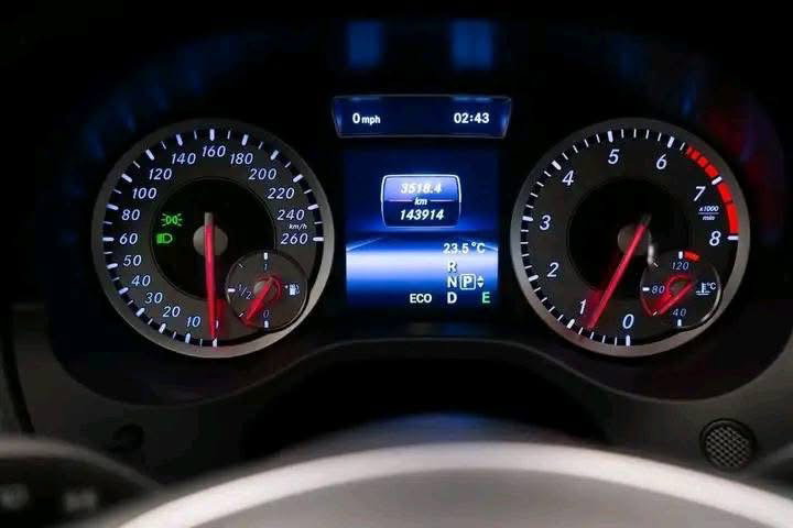 Mercedes-Benz Classe A A180 AMG 2014_8