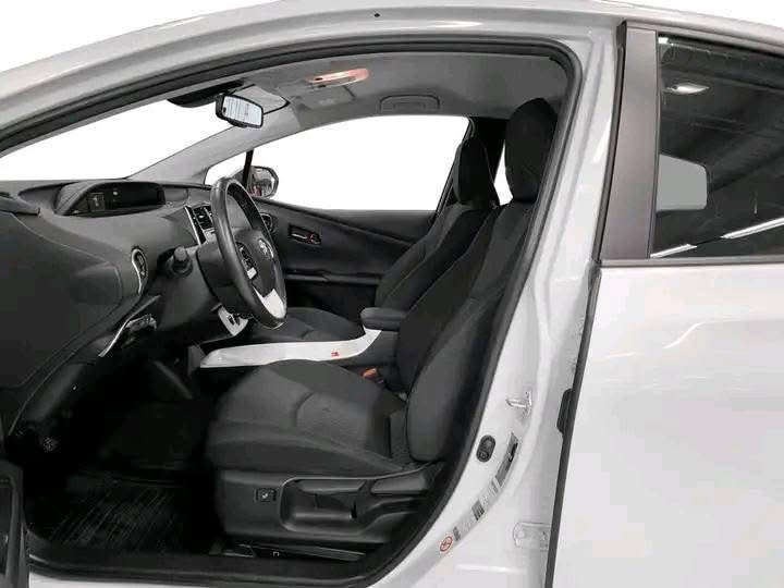 Toyota Prius Plug-in Hybrid 1,8 VVT-i Hybrid Executive_6