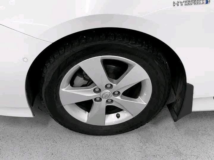 Toyota Prius Plug-in Hybrid 1,8 VVT-i Hybrid Executive_12