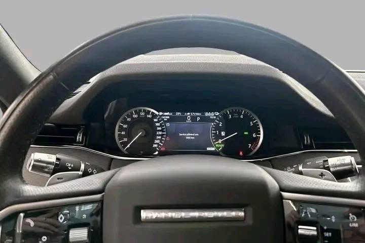 Range Rover Evoque P300e AWD R-Dynamic S Hook_10