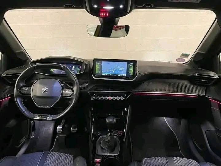 Peugeot 208 GT 1.2 I 100cv_8