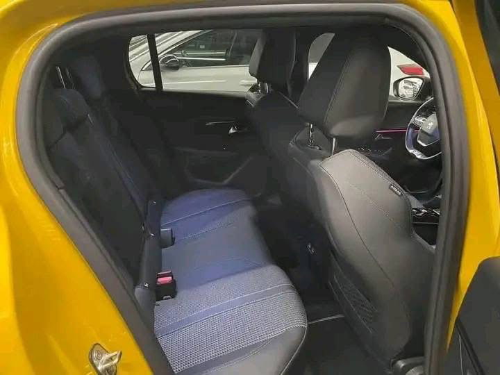 Peugeot 208 GT 1.2 I 100cv_9
