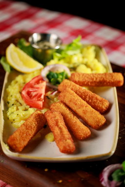 Fischstäbchen mit Beilage