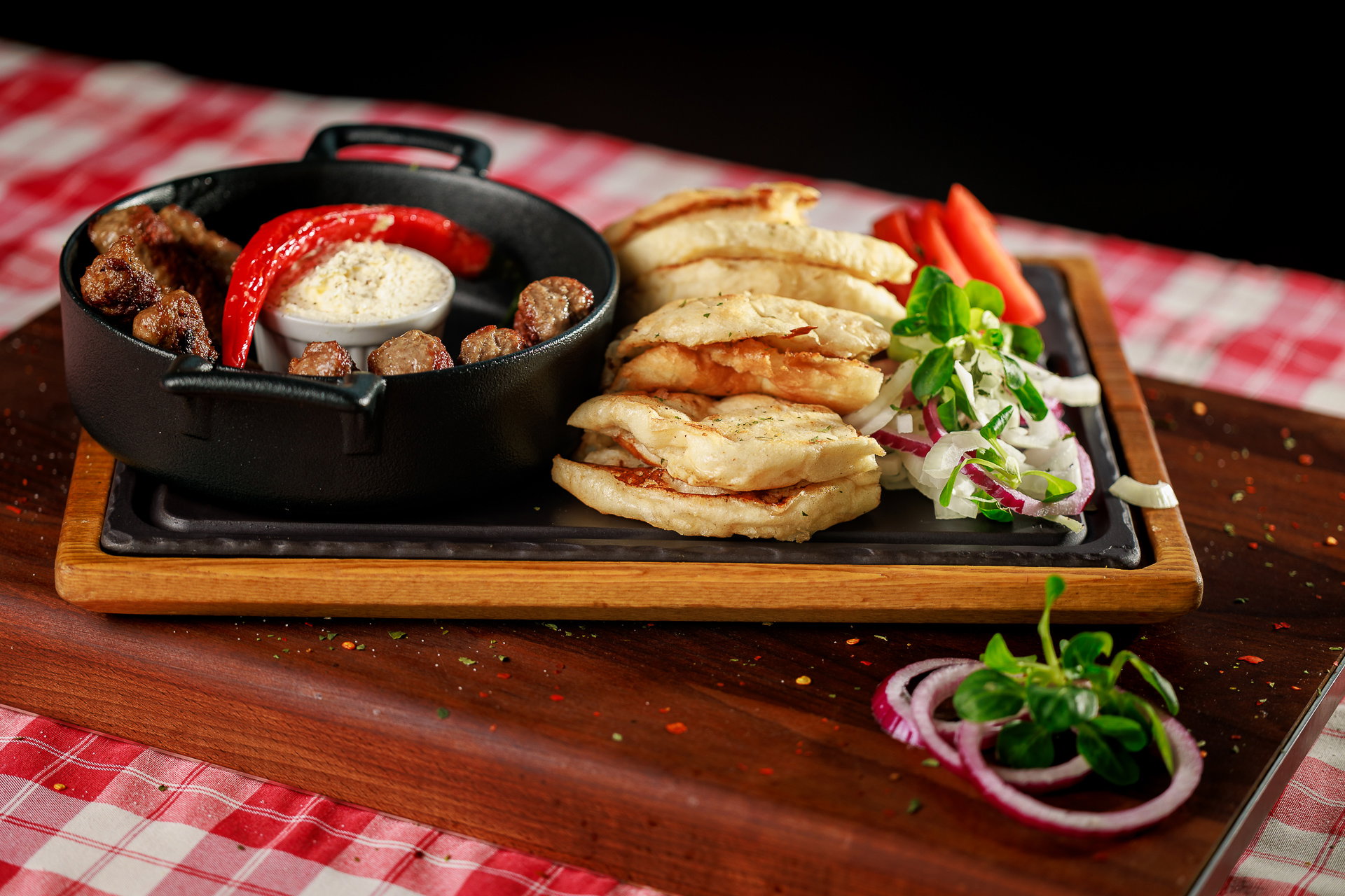 Cevapcici vom Rind mit Brot_4