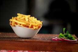 Pommes und Extras
