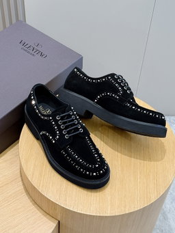 VALENTINO GARAVANI GENTLEGLAM DERBY SHOE 