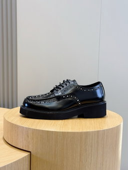 VALENTINO GARAVANI GENTLEGLAM DERBY SHOE 