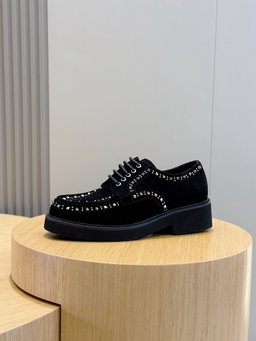 VALENTINO GARAVANI GENTLEGLAM DERBY SHOE 