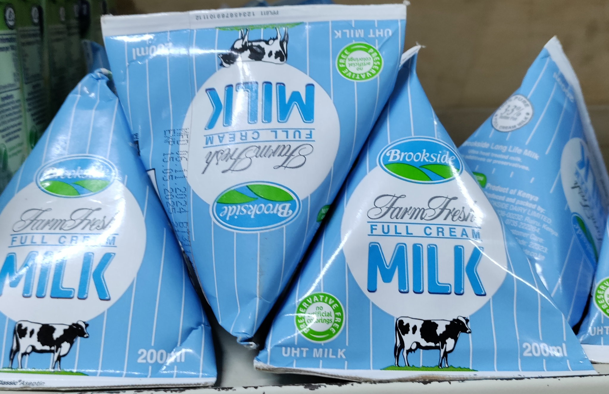 BROOKSIDE MILK 200ML _0