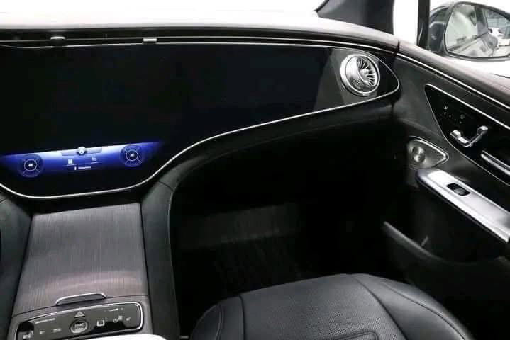 Mercedes-Benz EQE 43 4MATIC 2023_7