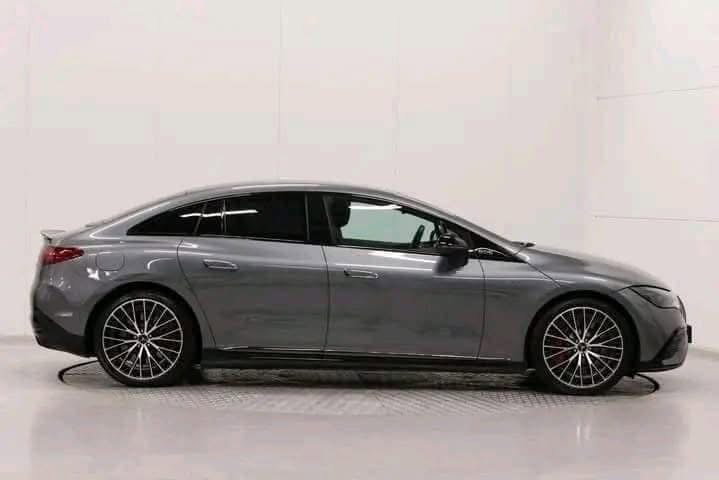 Mercedes-Benz EQE 43 4MATIC 2023_2