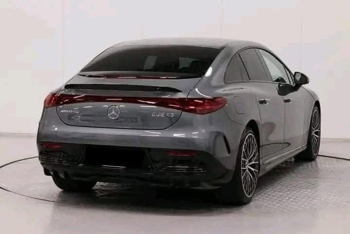 Mercedes-Benz EQE 43 4MATIC 2023_4