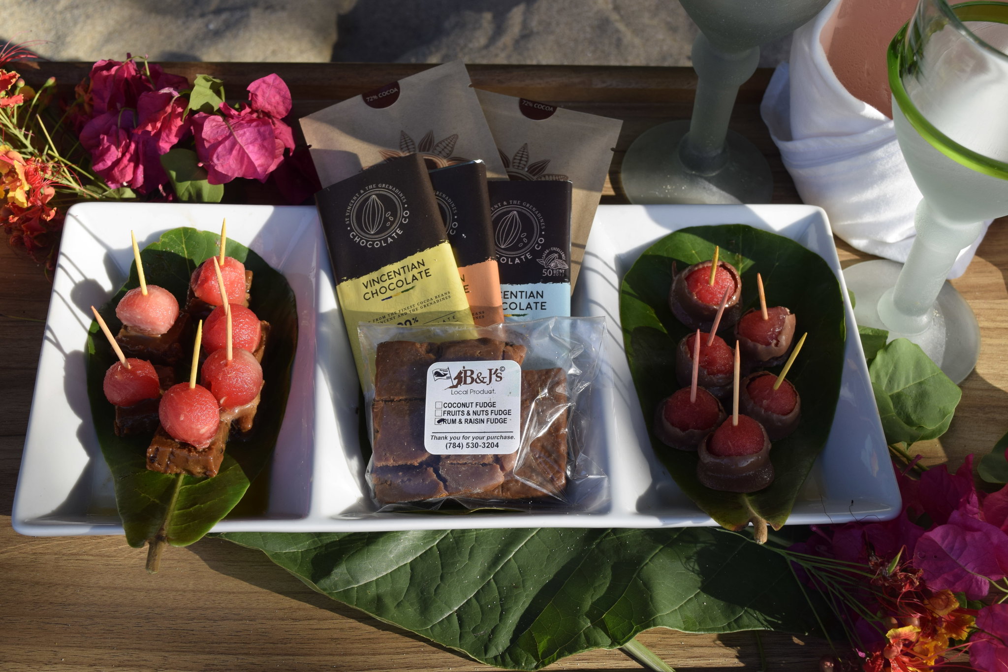 Valentine's Vintage Picnic Hamper_1